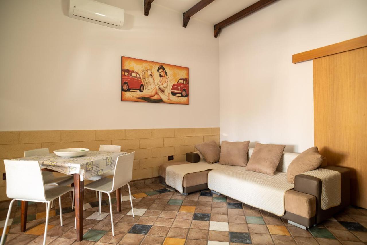 La Casa Di Luca - By Host4U Apartment Pulsano Luaran gambar