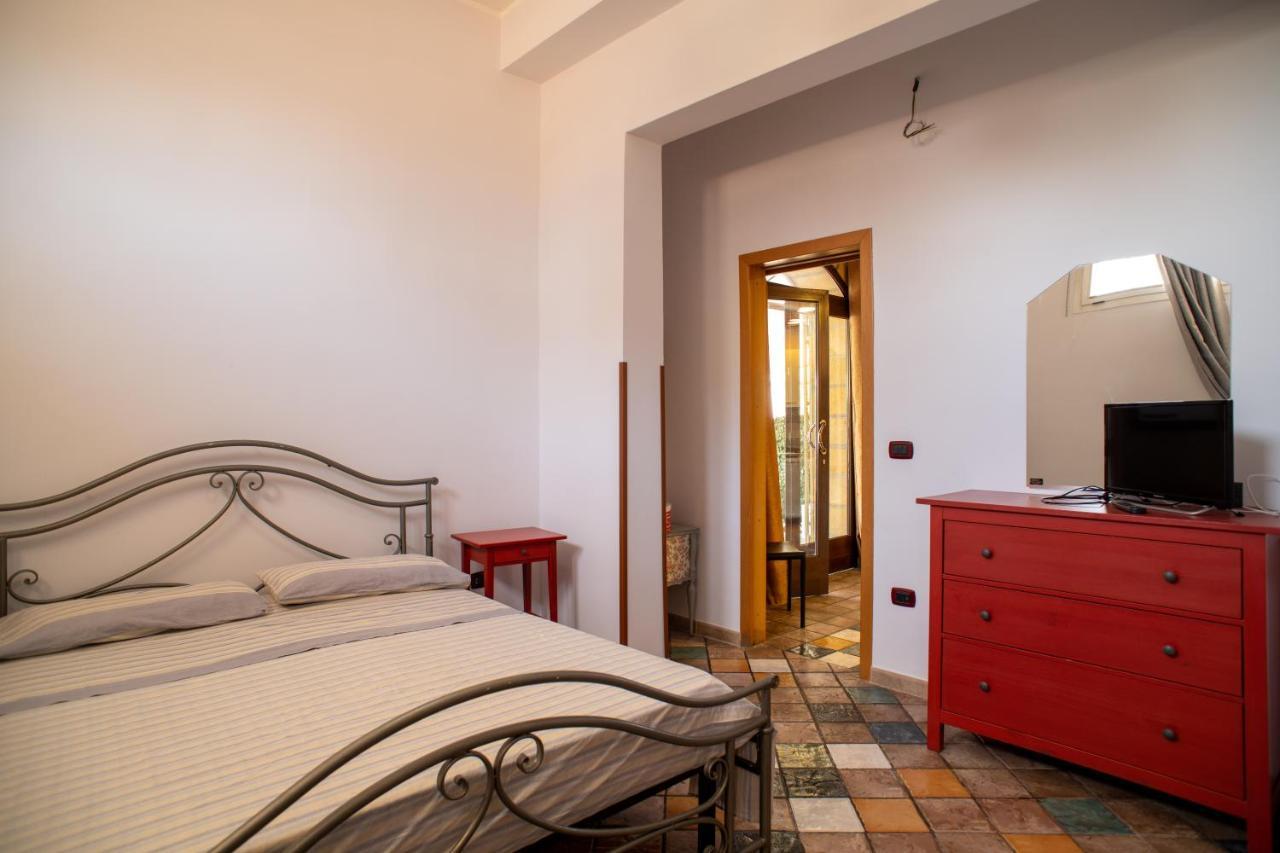 La Casa Di Luca - By Host4U Apartment Pulsano Luaran gambar