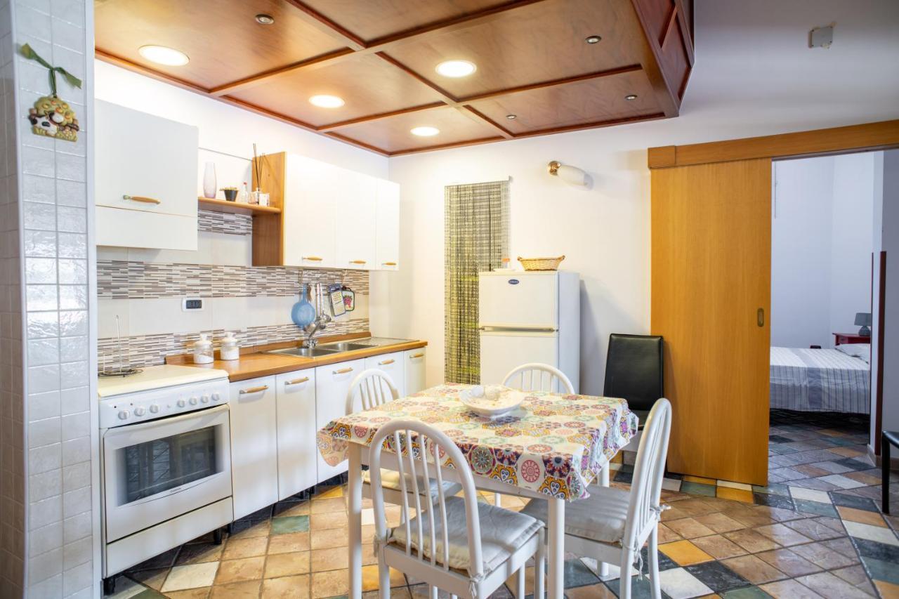 La Casa Di Luca - By Host4U Apartment Pulsano Luaran gambar