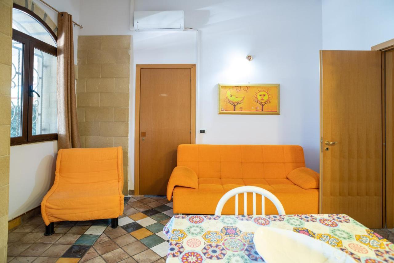 La Casa Di Luca - By Host4U Apartment Pulsano Luaran gambar